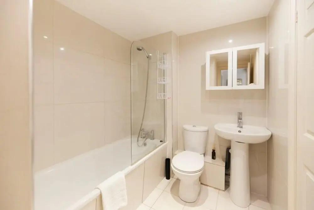 The Myddelton Square Garden Den - Tempting 2bdr Flat With Garden