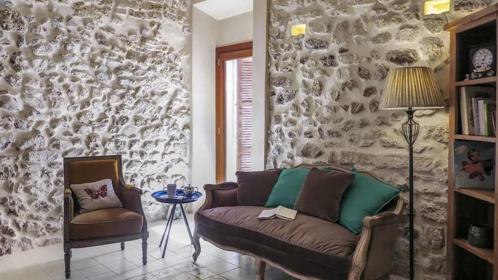 Casa Abeurador, en el casco antiguo