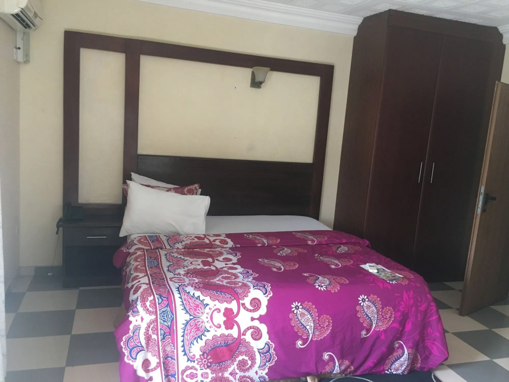 Hymax Grace Hotel and Suites