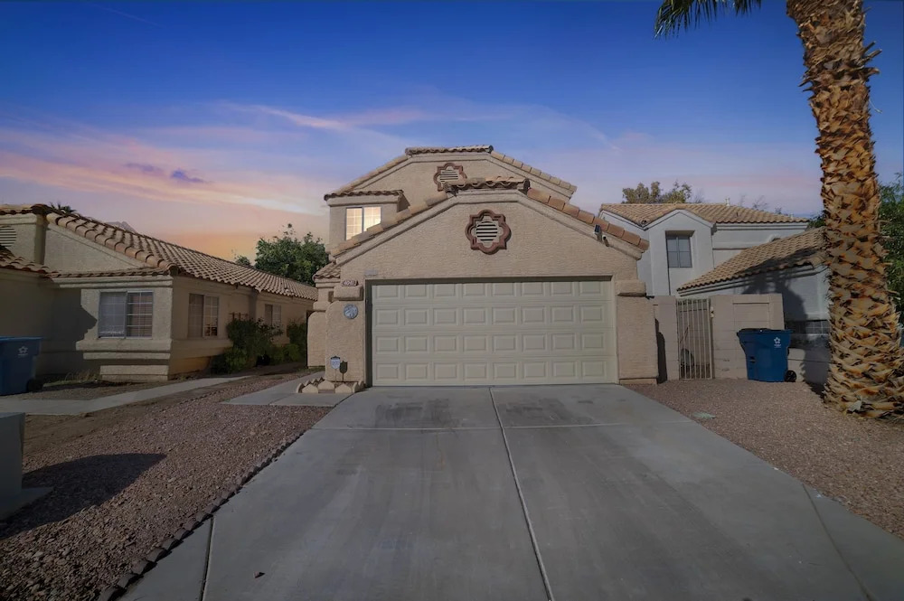 Las Vegas Oasis With Sparkling Pool 3 Bedroom Home by Redawning