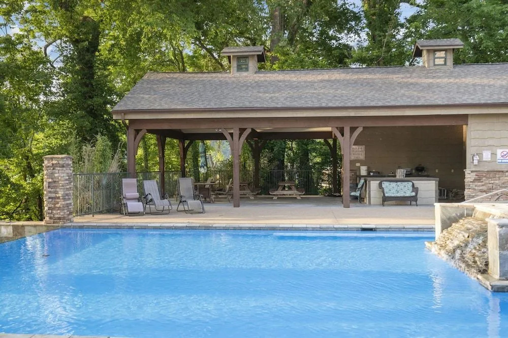 New Lakeview Penthouse - Amenities Galore!