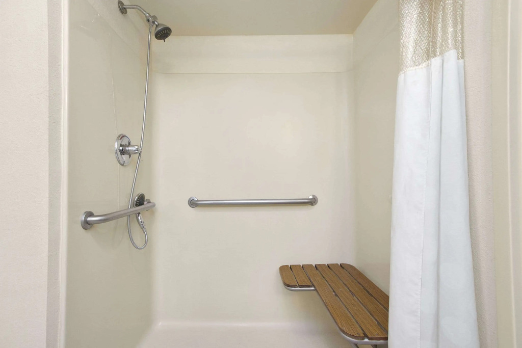 Days Inn By Wyndham Lexington-Columbia