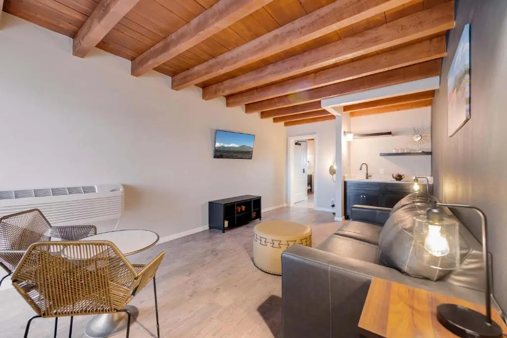 Taos Motor Lodge