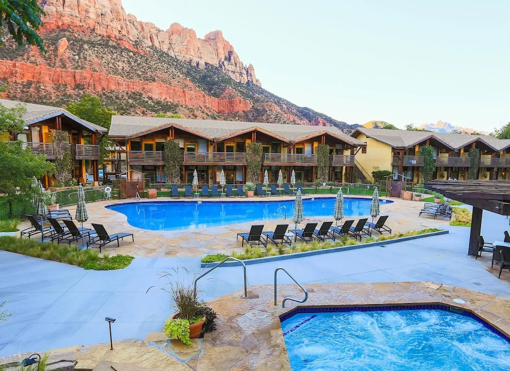Desert Pearl Inn