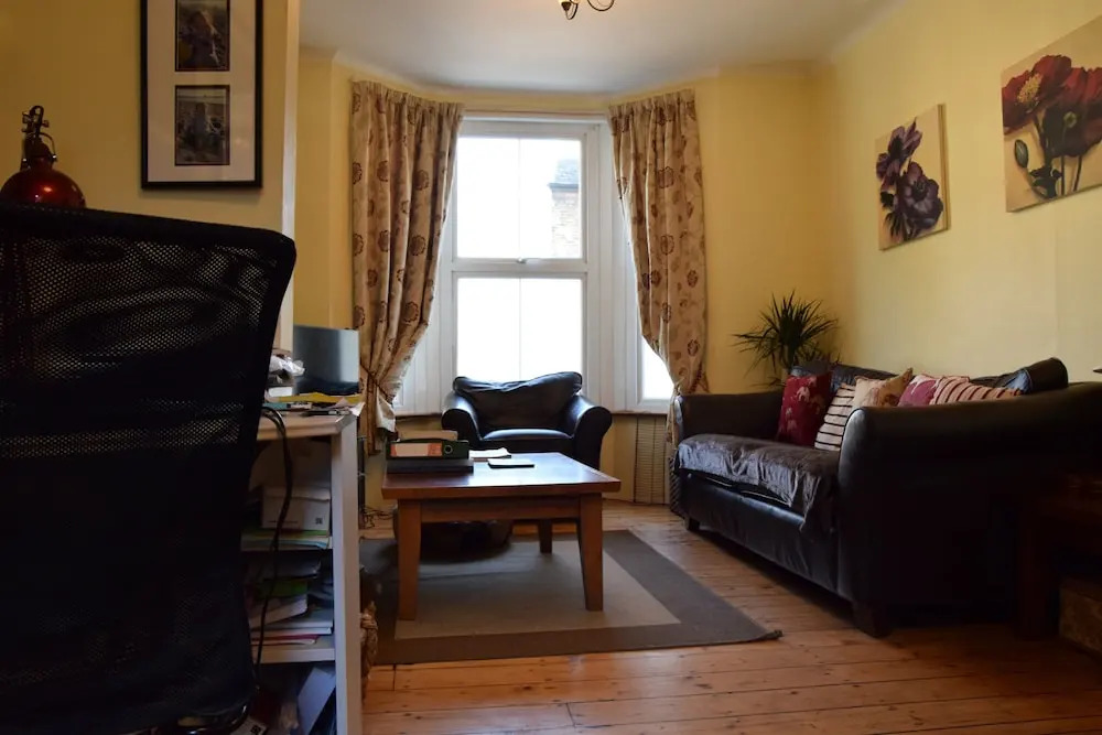Country Style 3 Bedroom Victorian House