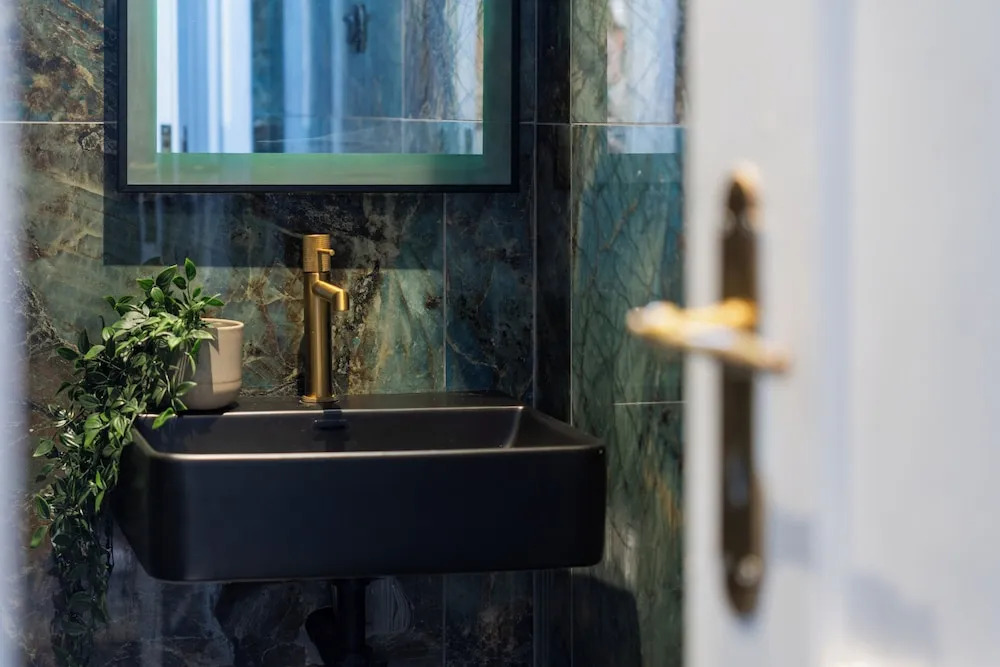 DIO Luxury Suites