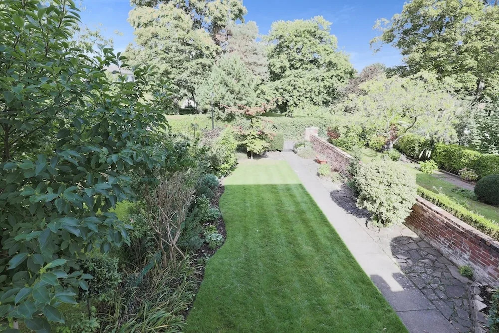 Charming 4-Bed Georgian Home in Central Worcester