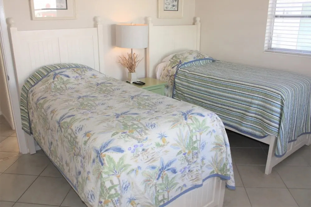 Aloha Kai - Unit 40 2 Bedrooms 1.5 Bathroom Apts