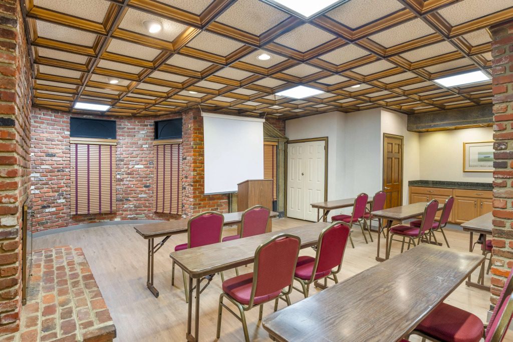 Best Western PLUS Governors Inn Richmond