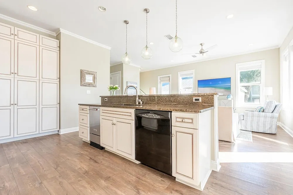 Incogbeacho - 505 Defuniak Street