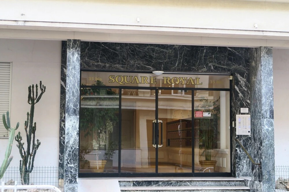 Square Royal Terrasse by Nestor&Jeeves