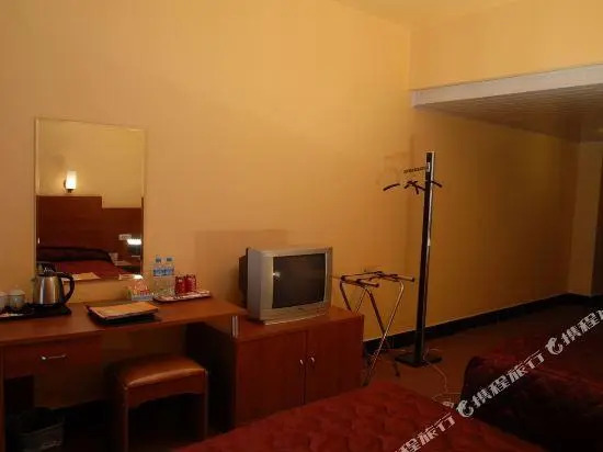 Yuxi Longma Express Hotel
