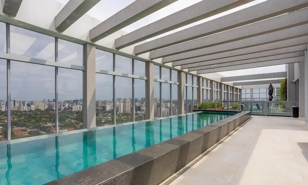 Apt w/ Balcony & View, 280m From the Metro Hbw2317