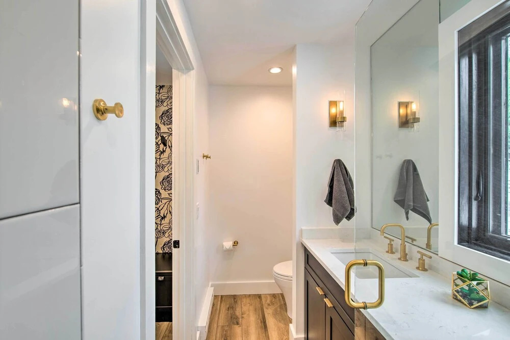 Modern Riverfront Home: 6 Mi to Big Sky Town!