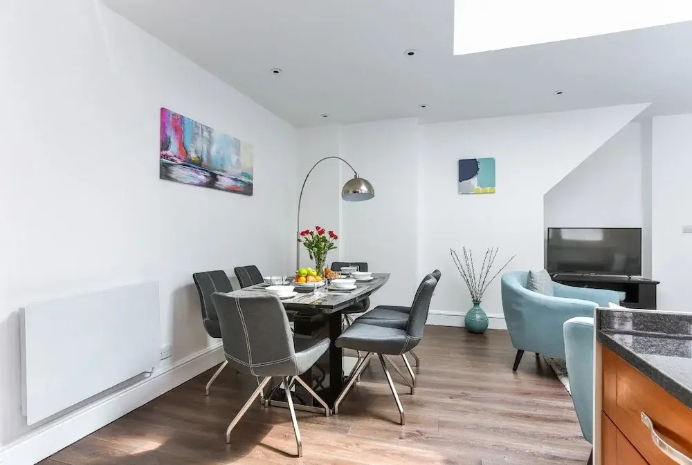Durweston Mews