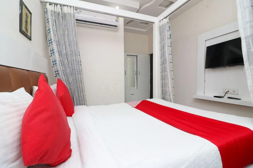 OYO 37492 Fab Home Stay