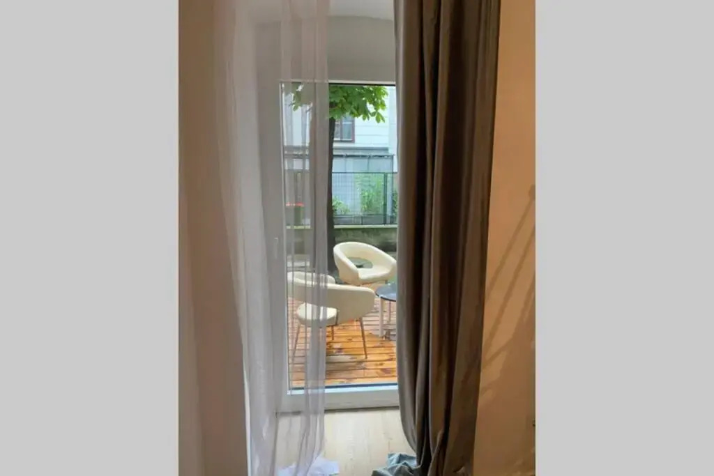 Atelier - Apartment with Garden