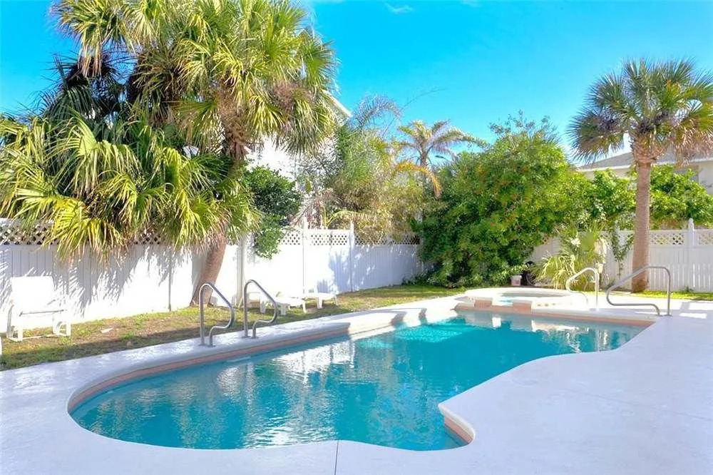 Golden Sands - Five Bedroom Home