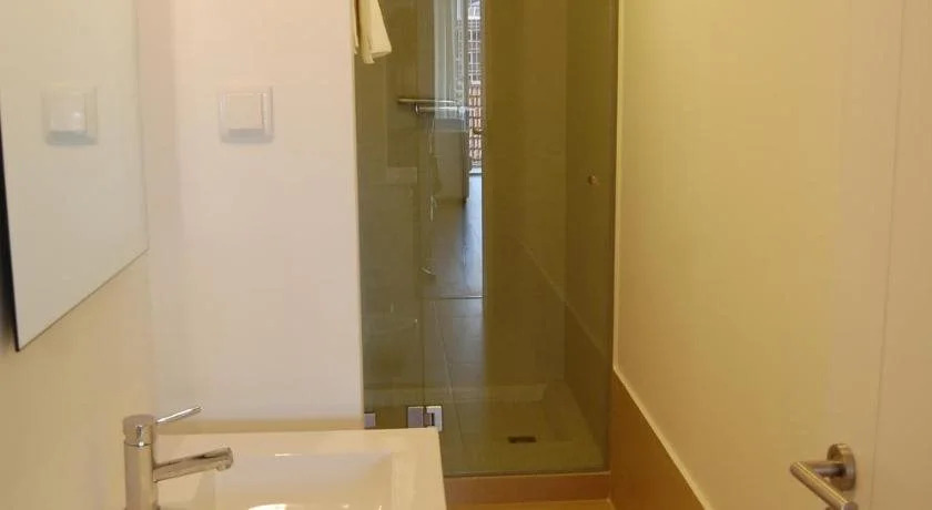Wallis Apartments