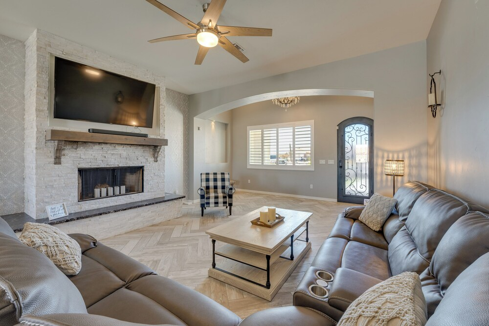 Heated Pool and Spa Lake Havasu City Villa!