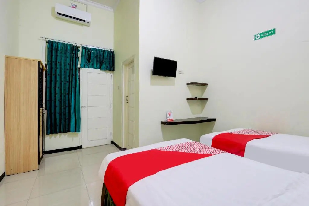 Djati Homestay Redpartner near Gor Djarum Kudus
