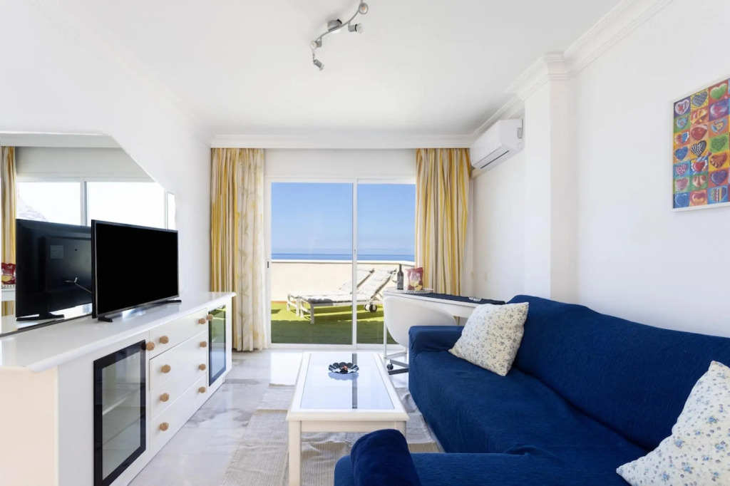Fabuloso ático con vistas al mar by Edén Rentals