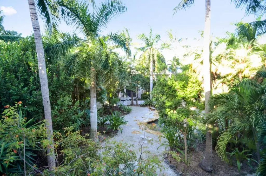 Paradise Point by AvantStay