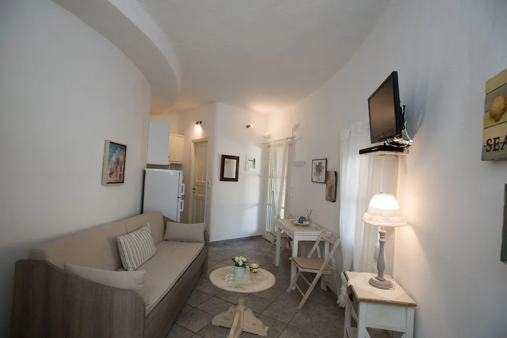 Villa Anemoessa Royal Violet with pool