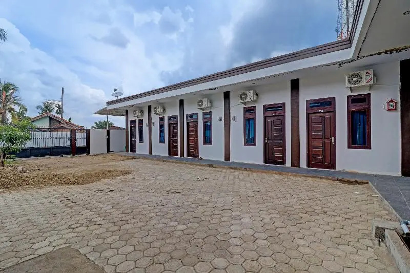 Urbanview Hotel Syariah at Waskita Residence Telanaipura