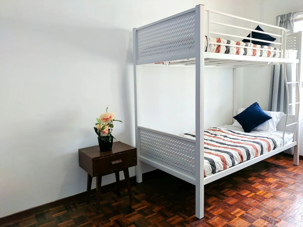 Themed Apartments @ Straits View Villas