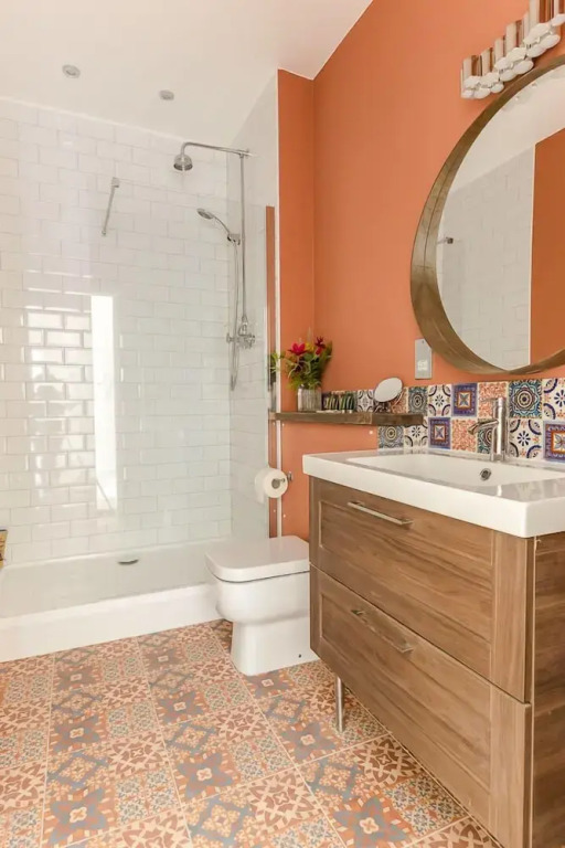 Bright Two BR Period Apartment in Whitechapel