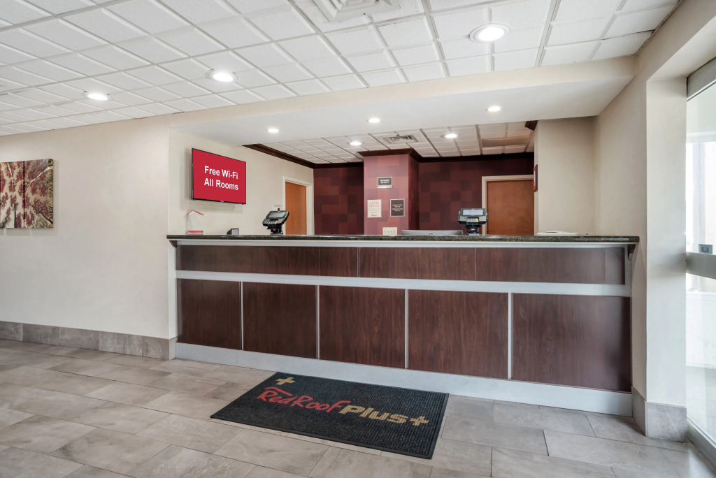 Red Roof Inn PLUS & Suites Vicksburg