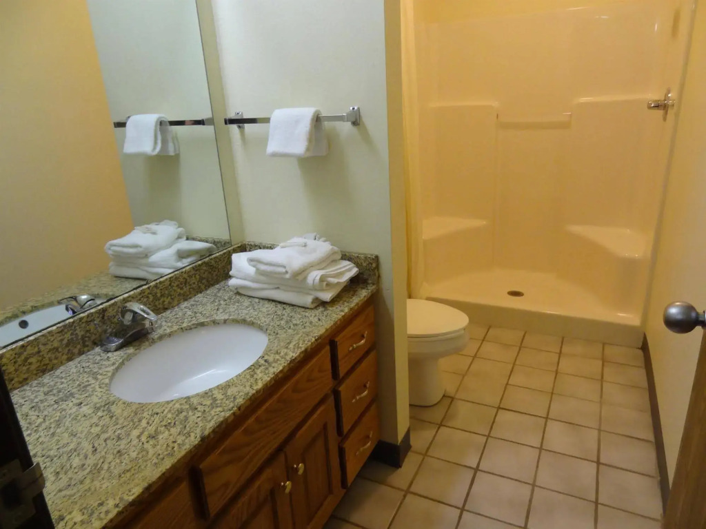 Motel 6 Portland, IN