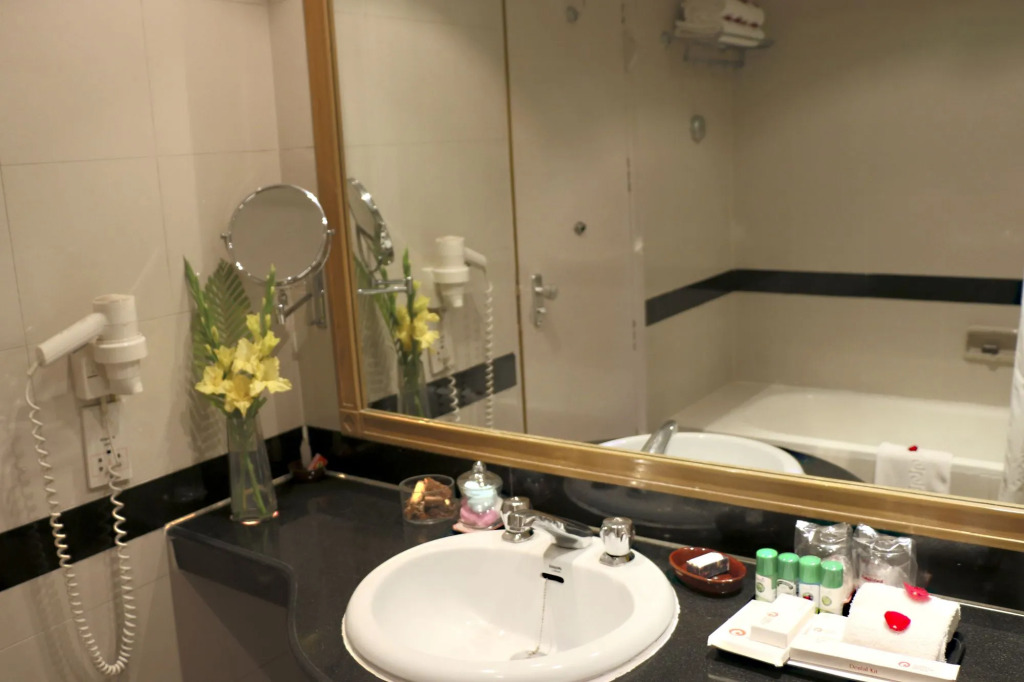 Hotel Clarks Varanasi Limited