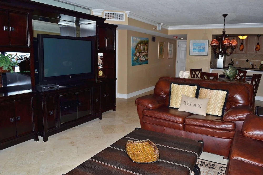 Beachside Towers at Sandestin by Gibson Beach Rentals