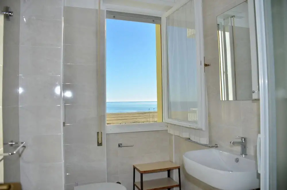 Lovely Seaview Flat-beahost