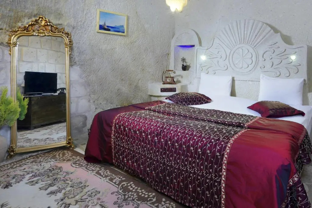 Dilek Tepesi Cave Hotel