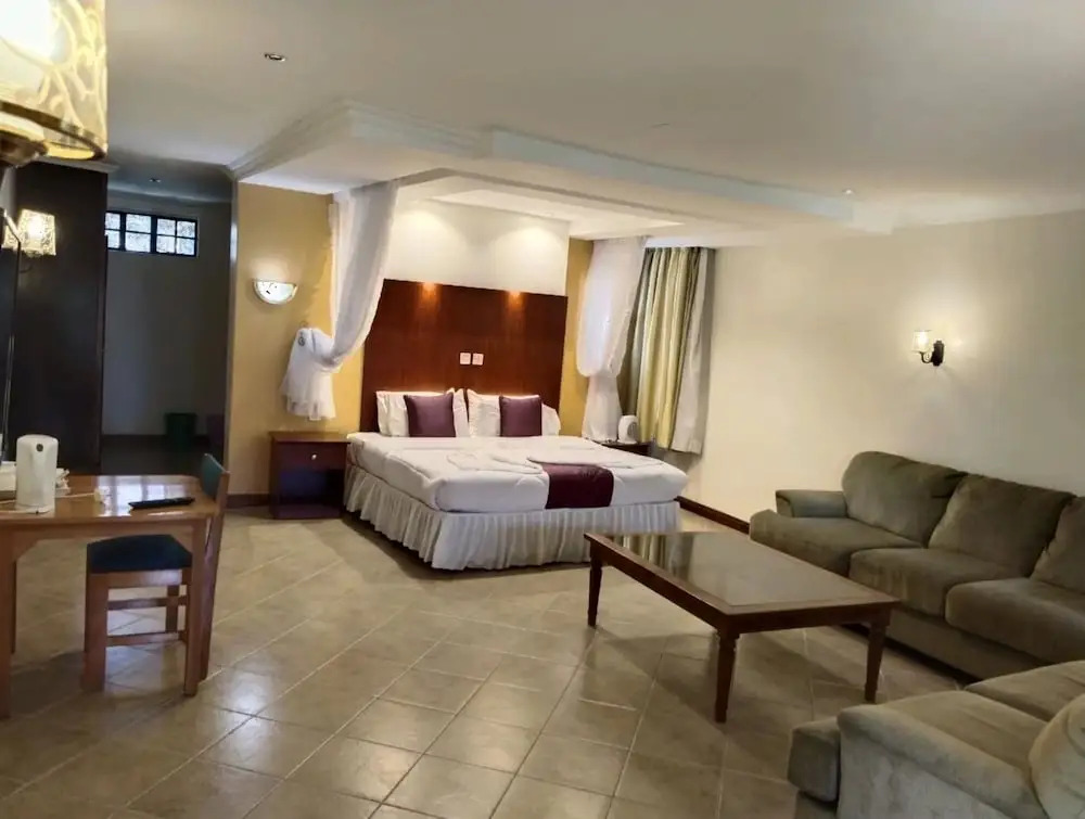 Fish Eagle Inn