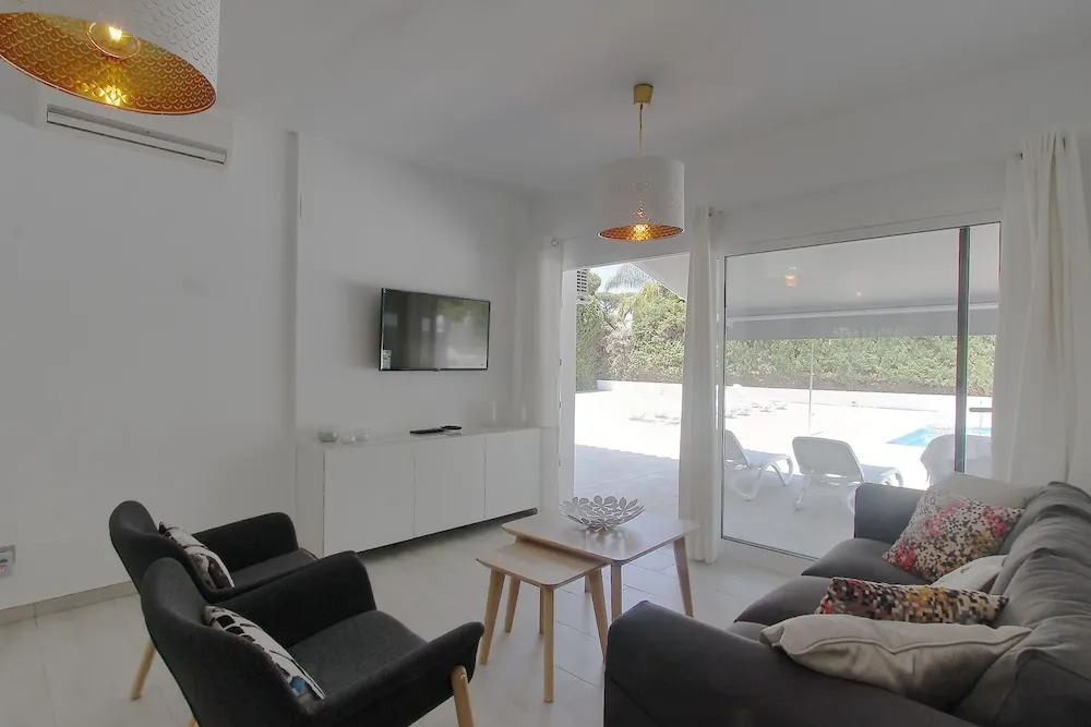 1521 Brand New Modern Apartment 100 Meters Beach 12X6 Pool Chillout