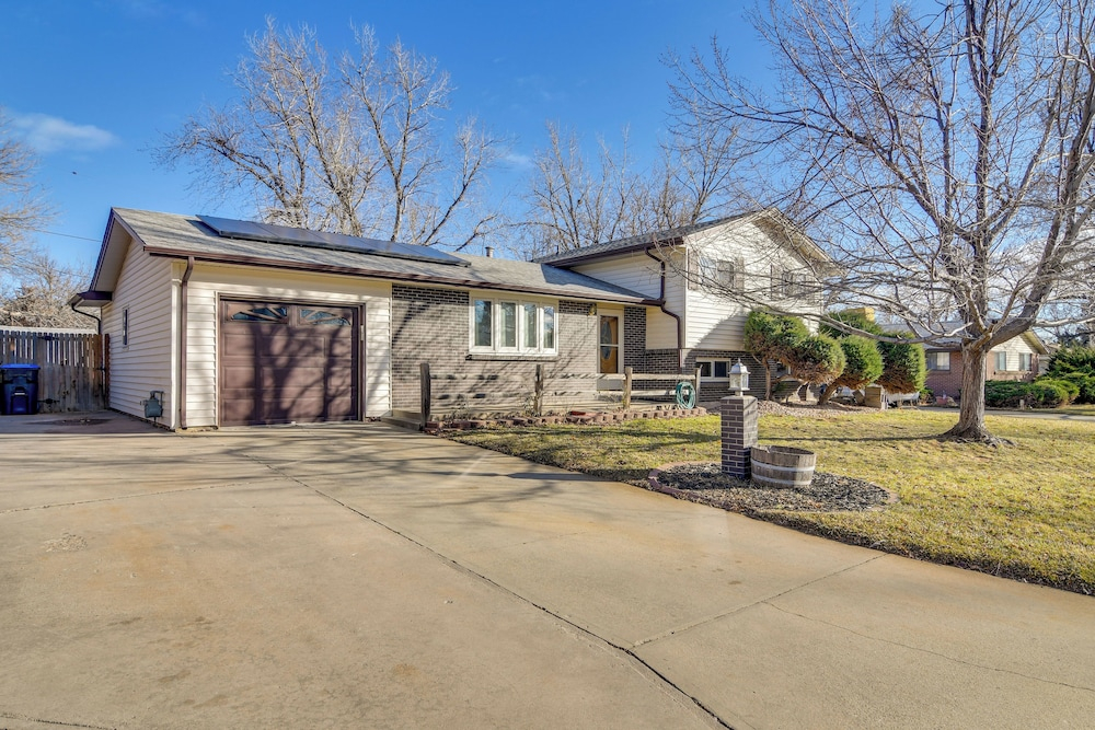 2 Mi to Olde Town! Pet-friendly Haven w/ Sunroom