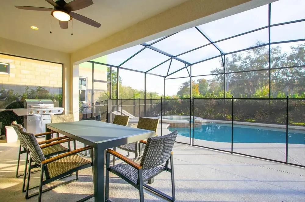 6BR Luxury Home - Private Pool Hot Tub and BBQ