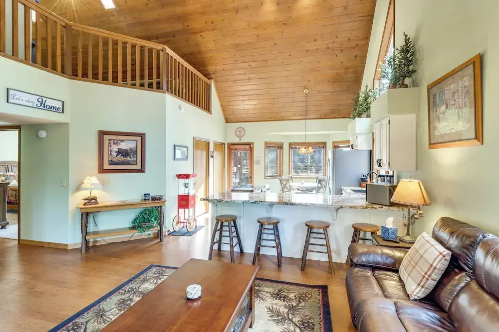 Golf, Hike, Explore! Family-friendly Pinetop Haven