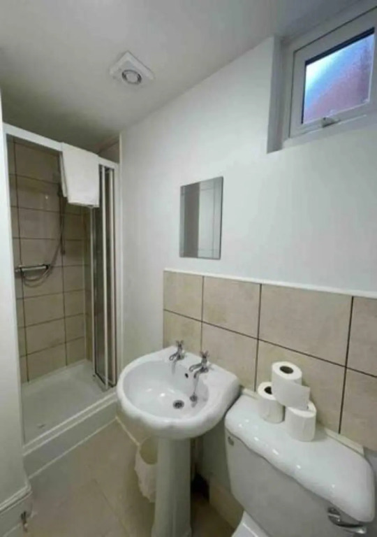 4Bedroom House For Corporate Stays in Kettering