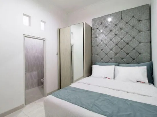 RedDoorz Mampang 7