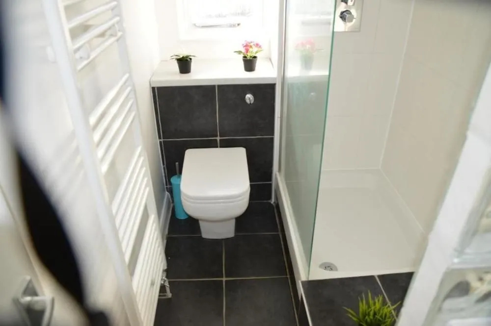 London Borough Station Apartment