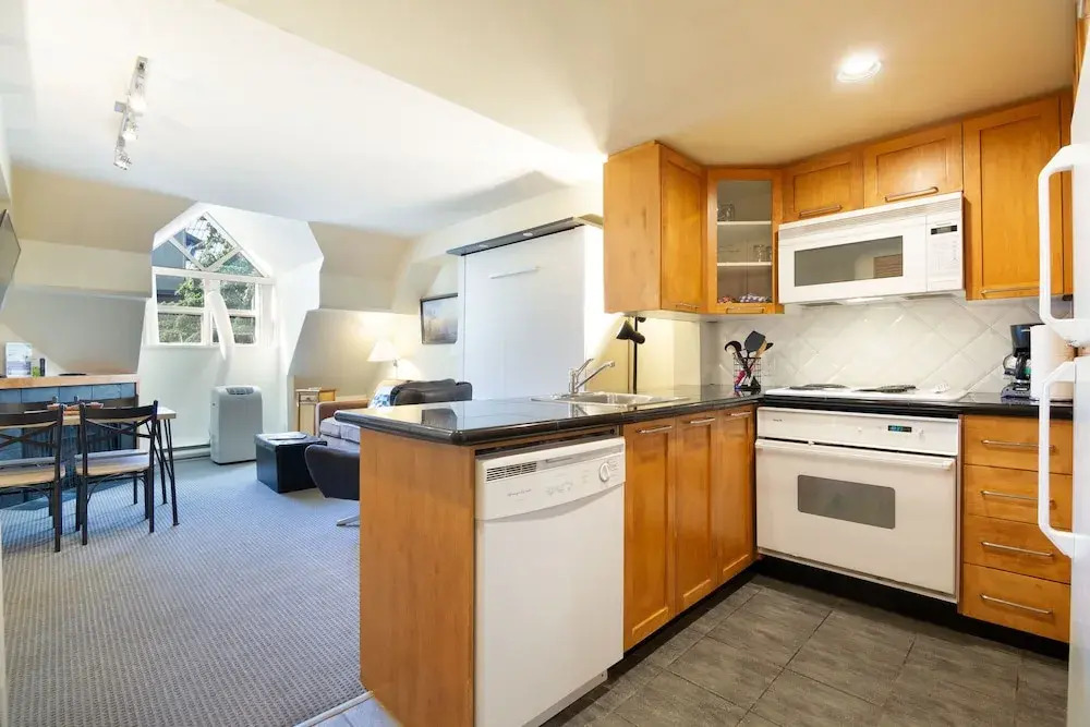Whistler Village Inn & Suites