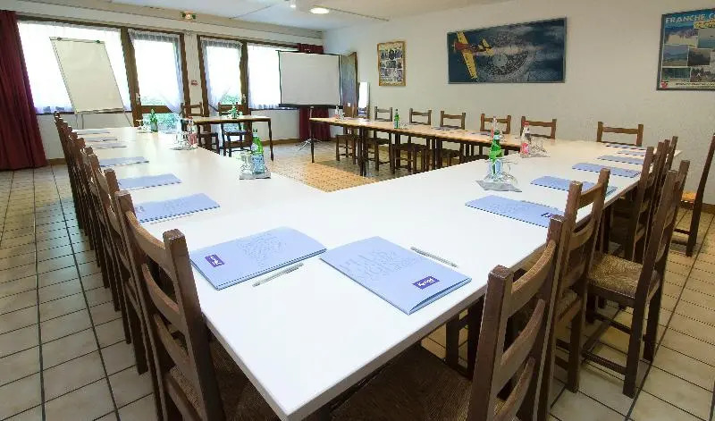 Hotel Kyriad BESANCON - Palente