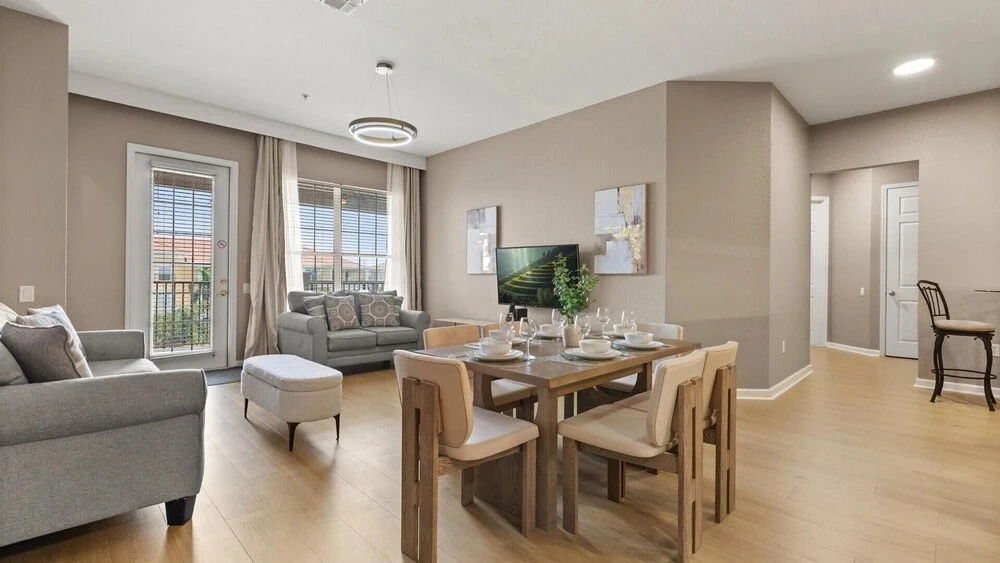 Near Universals Epic Universe Suite -3br