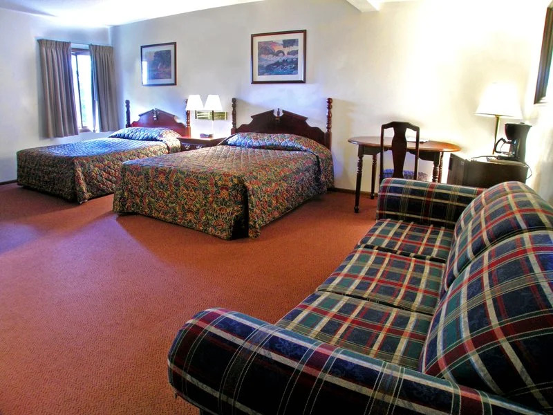 Rodeway Inn & Suites