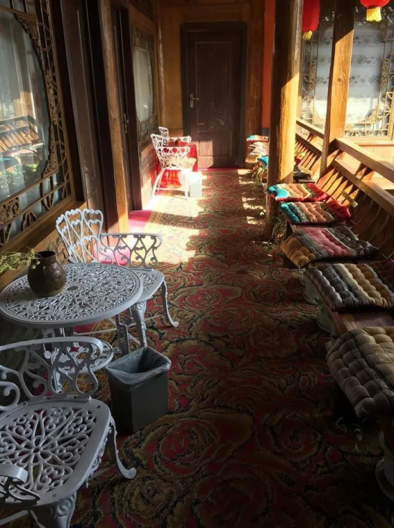 Lijiang Sancunriguang Inn